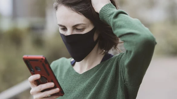 Um die Mitarbeiter des Gesundheitsamtes zu entlasten, bekommen Positiv-Getestete ab sofort eine SMS statt einen Anruf. - &copy; Symbolbild: Pixabay