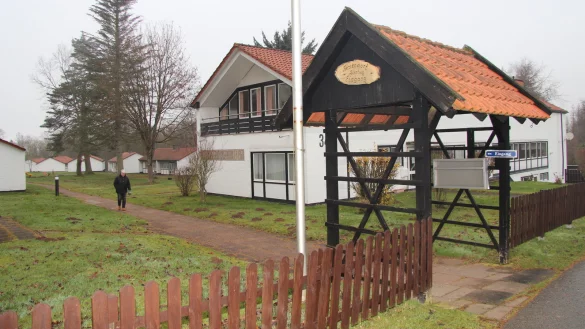 Das Feriendorf in Blomberg steht ab 2021 vor einer ungewissen Zukunft. Zum Jahresende läuft der Vertrag mit der Stadt Blomberg aus. Das Deutsche Erholungswerk hat sich noch nicht dazu geäußert, wie es in Blomberg weitergeht. - © Seda Hagemann