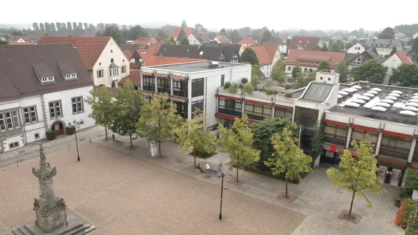 Auf dem Marktplatz Horn soll eine Mahnwache abgehalten werden. 20 Teilnehmer sind angemeldet. - &copy; Archivfoto: Manfred Brinkmeier