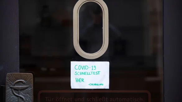 Coronavirus - Kleinstadt-Fu&szlig;g&auml;ngerzone - &copy; Foto: Boris Roessler/dpa