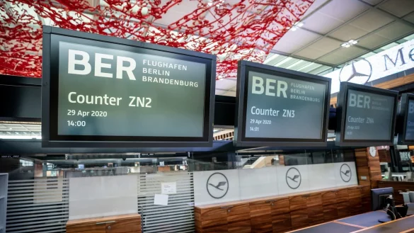 Flughafen BER - &copy; Foto: Michael Kappeler/dpa