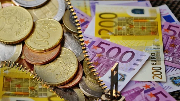 Die CDU-Fraktion fordert in ihrem Antrag, dass die Verwaltung Einsparmöglichkeiten aufzeigen soll. - © Symbolbild: Pixabay