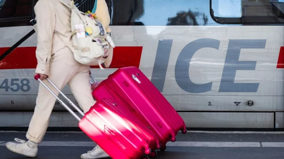 - &copy; Christoph Schmidt/dpa