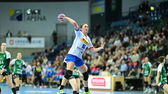 Ist ein ums andere Mal erfolgreich: Blombergs Linksau&szlig;en Ona Vegu&eacute;. - &copy; Photo: Felix Schlikis/Lobeca.de