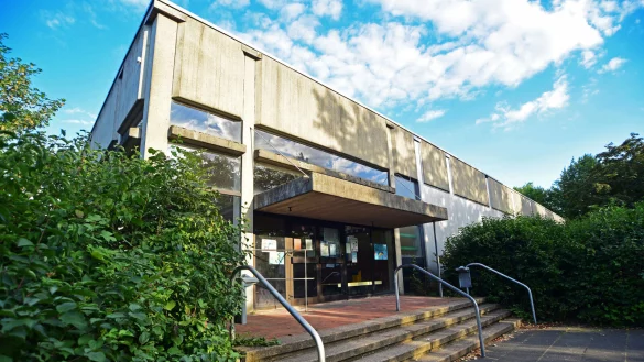 Die Gro&szlig;raumturnhalle am Hackemack soll nun 2023 saniert werden. - &copy; Nicole Ellerbrake