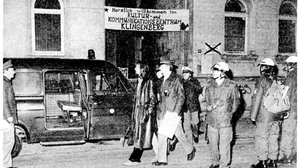 Ein j&auml;hes Ende: Die Besetzung der Klingenberg-Fabrik wurde durch 540 Polizisten ger&auml;umt. Die R&auml;umung fand ohne Widerstand statt. - &copy; Foto: Privat