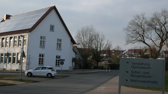 Soll verkehrsberuhigt werden: die Große Twete mit Grundschule und Gymnasium. - © Sylvia Frevert