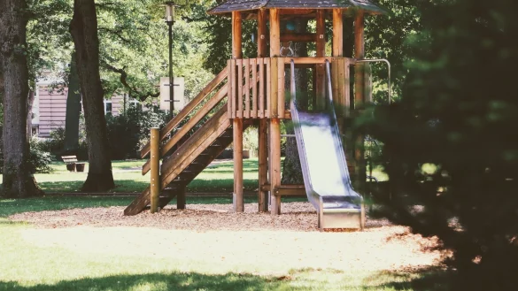 Auf den Kinderspielplatz im Kaiser-Wilhelm-Park haben Schl&auml;ger 1969 ihr Opfer gezerrt. - &copy; Yvonne Glandien