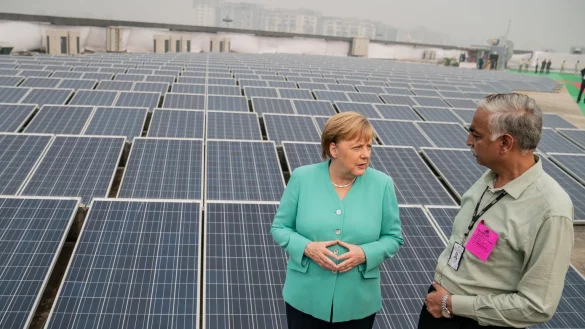 Merkel in Indien - &copy; Foto: Michael Kappeler/dpa