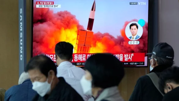 Nordkorea feuert Geschoss ins Meer ab - &copy; Foto: Ahn Young-Joon/AP/dpa