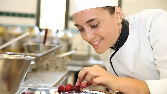 3-D-Druck kann im Konditoren-Handwerk genutzt werden. So k&ouml;nnen manche Ger&auml;te Bestandteile von Torten formen. - &copy; Fotolia