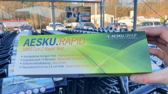 Aldi hat Samstagmorgen mit dem Verkauf von Corona-Selbsttests begonnen. - &copy; picture alliance