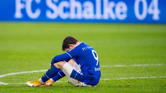 FC Schalke 04 auf Talfahrt - &copy; Foto: Guido Kirchner/dpa