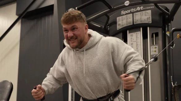 Für Fitness-Influencer Florian Wiehemeier gehört das Krafttraining zu seinen Routinen. - © Justin Schuh