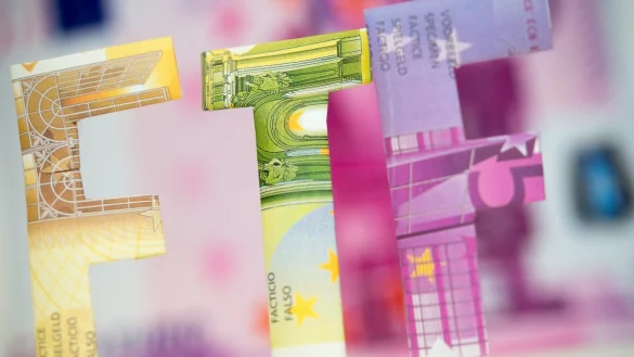 Die Buchstaben ETF - &copy; Foto: Andrea Warnecke/dpa-tmn