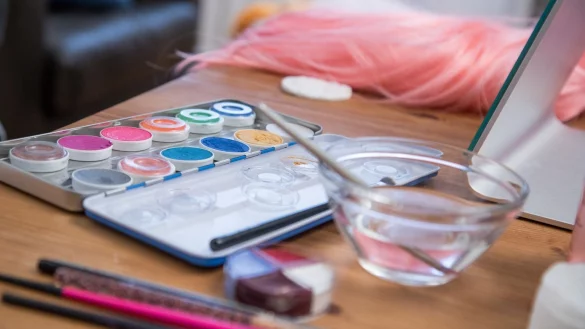 Karnevalsschminke - &copy; Foto: Christin Klose