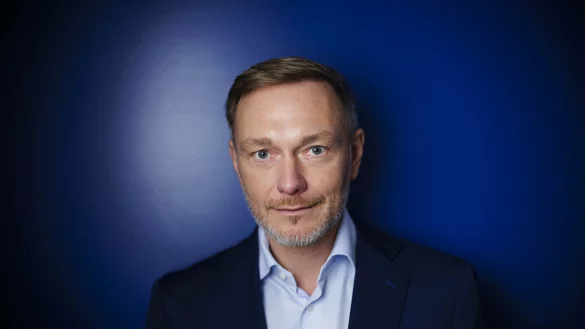 Der FDP-Parteivorsitzende Christian Lindner kommt am 11. Januar zu einem Wahlkmapfauftritt nach Bielefeld. - © photothek.de