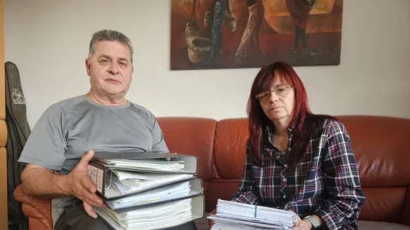 Andreas K&auml;stner und Corinna Richter leben seit anderthalb Jahren in einer Mietwohnung in Schieder-Schwalenberg - und klagen &uuml;ber Schimmel. Der Streit zwischen ihnen und dem Vermieter ist inzwischen eskaliert. Eine Ende? Nicht absehbar. - &copy; Janet K&ouml;nig