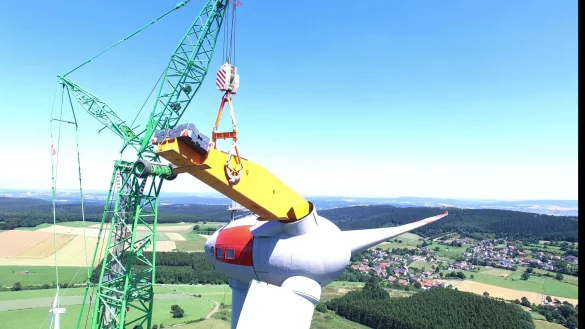 Schwierige Geburt mit der Windkraft: Im kommenden Jahr müssen Politik und Verwaltung in Horn-Bad Meinberg aufgrund der aktuellen Entwicklung neu über den grundsätzlichen Umgang mit dem Thema Windenergie nachdenken. ?Archivfoto: Stefan Kampmeier - © Stefan Kampmeier