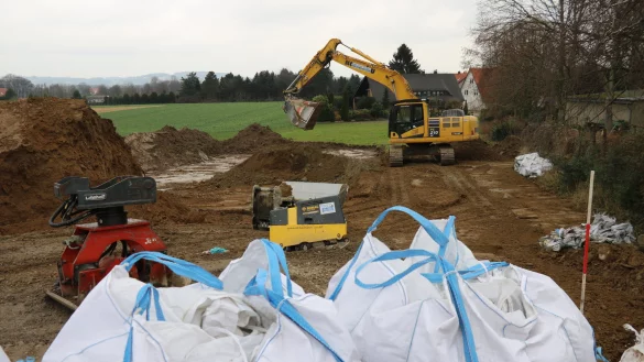 In W&uuml;sten entsteht ein neues Ger&auml;tehaus f&uuml;r die Feuerwehr. - &copy; Alexandra Schaller