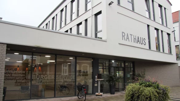 Das Sagen in der Stadtpolitik &ndash; im Bild: das Lagenser Rathaus &ndash; hat k&uuml;nftig wohl eine Ratsmehrheit aus CDU, Gr&uuml;nen und FDP. - &copy; Nadine Uphoff