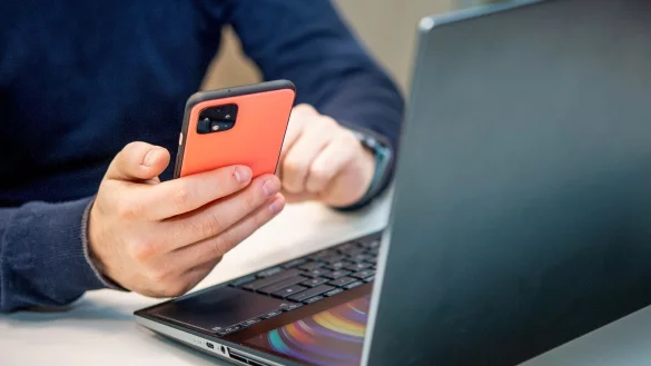 Extra-Schutz f&uuml;rs Online-Konto - &copy; Foto: Zacharie Scheurer/dpa-tmn