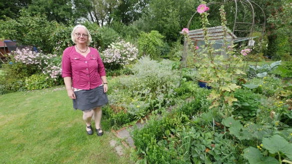 Der heimische Garten macht Diana Ammer viel Arbeit, bietet ihr aber auch die M&ouml;glichkeit zur Entspannung.&nbsp; - &copy; Jost Wolf