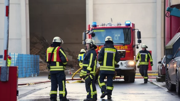 Zu einer Staubexplosion ist die Feuerwehr am Montagmorgen auf das ehemalige Hornitex-Gel&auml;nde gerufen worden. - &copy; Freitag TV