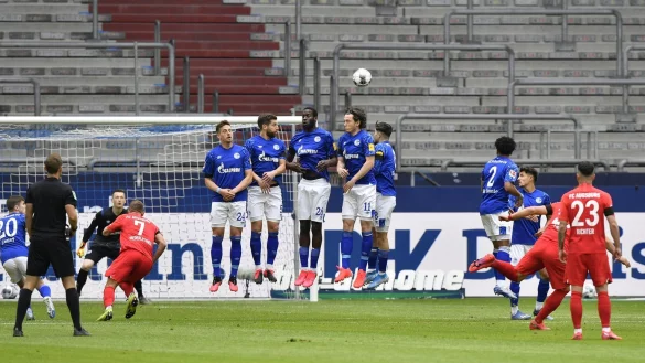 FC Schalke 04 - FC Augsburg - &copy; Foto: Martin Meissner/AP-Pool/dpa