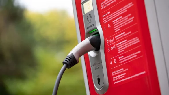 - &copy; Jonas Walzberg/dpa