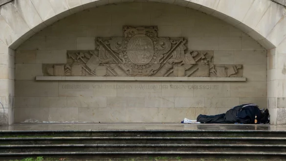 Problematisch: Weil Wohnraum fehlt, gibt es auch in OWL immer mehr Menschen, die auf der Stra&szlig;e leben. - &copy; dpa