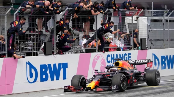 Sieger - &copy; Foto: Darko Vojinovic/AP/dpa