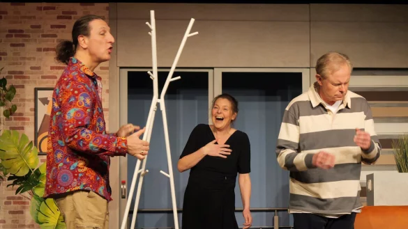 Erfolgreiche Premiere der Kom&ouml;die "Das Abschiedsdinner" im Theater Stattgespr&auml;ch. Mit Stephan Gottwald, Kathrin Wolters und Frank Wiemann (von links). - &copy; Thomas Kr&uuml;gler