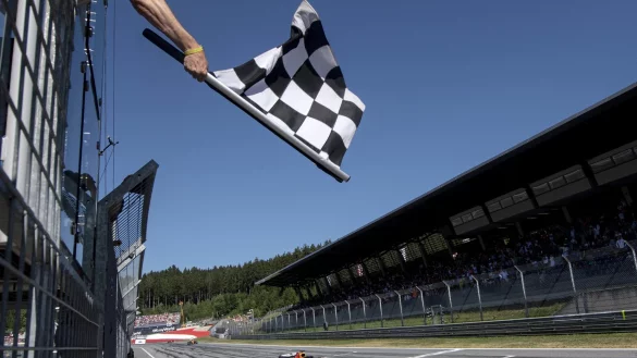 Formel-1-Start - &copy; Foto: Christian Bruna/POOL EPA/AP/dpa