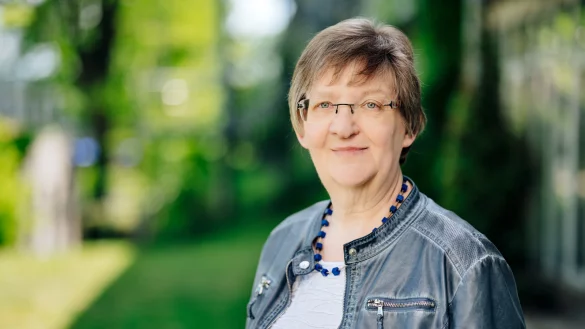 Monika Rehmert hat schon in gro&szlig;en St&auml;dten gearbeitet, doch ist sie immer zur&uuml;ck nach Extertal gekommen. Hier f&uuml;hle sie sich wohl und angekommen.&nbsp; - &copy; Besim Mazhiqi