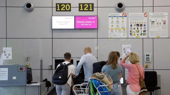 Coronavirus - Flughafen Mallorca - &copy; Foto: Clara Margais/dpa