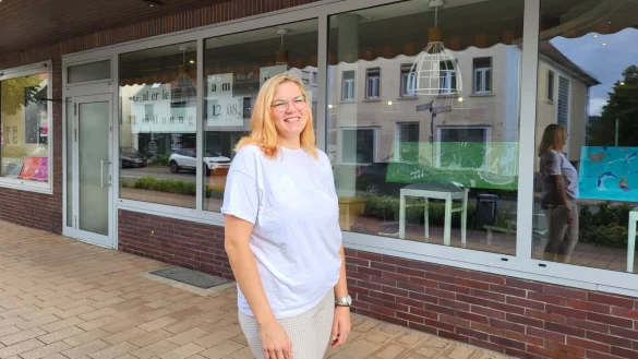 Katharina Wiesner er&ouml;ffnet am 12. August ihre eigene Galerie in der Barntruper Innenstadt. - &copy; Freya K&ouml;hring