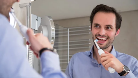 Elektrische Zahnb&uuml;rsten im Test - &copy; Foto: Christin Klose/dpa-tmn