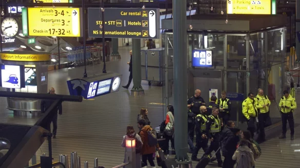 Amsterdam-Schiphol - &copy; Foto: Peter Dejong/AP/dpa