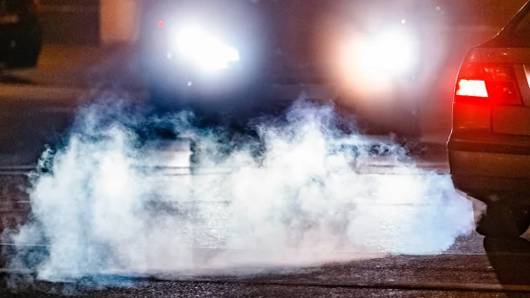 Endrohrmessung bei der AU - &copy; Foto: Markus Scholz/dpa-tmn