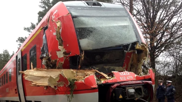 Zerstörter Regionalexpress - © Foto: Klaus Altmann-Dangelat/Nordbayerischer Kurier