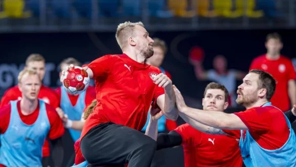 Training - &copy; Foto: Sascha Klahn/dpa