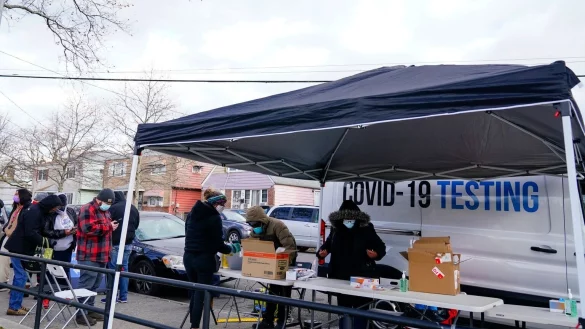 Teststelle in New York - &copy; Foto: Frank Franklin II/AP/dpa