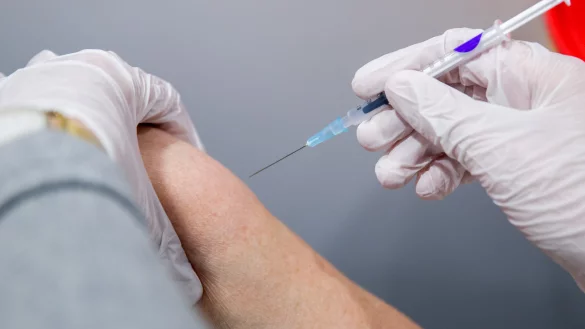 Eine 83-jährige Bewohnerin verstarb an oder mit der Infektion. - © picture alliance/dpa