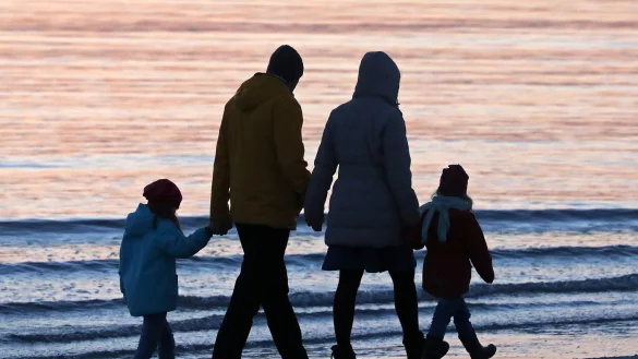 Information &uuml;ber Gelder - &copy; Foto: Bernd W&uuml;stneck/dpa
