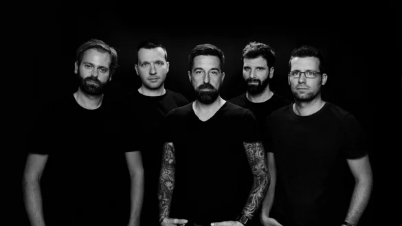 Moes Kitchen sind mit dabei: Das sind (von links) Bassist Paul, Schlagzeuger Matze, S&auml;nger Micha, Gitarrist Nils und Percussionspieler Ole.&nbsp; - &copy; Michael Zenke