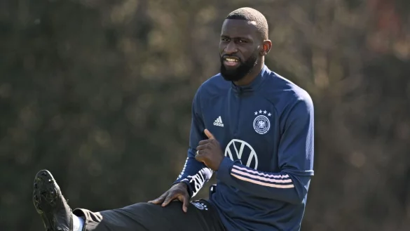 - &copy; Arne Dedert/dpa