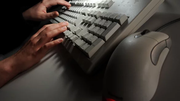 Computerkriminalit&auml;t - &copy; Foto: Jochen L&uuml;bke/Symbolbild