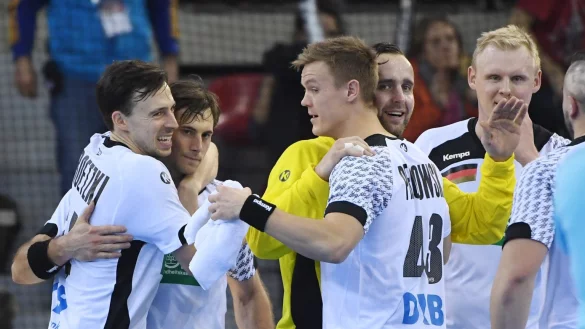 Deutschlands Mannschaft jubelt nach dem Sieg &uuml;ber Ungarn. - &copy; Foto: Marijan Murat