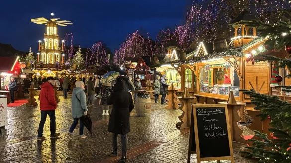 Der Salzhof zum "Weihnachtstraum 2025": Viele Lichter leuchten. - © Thomas Reineke